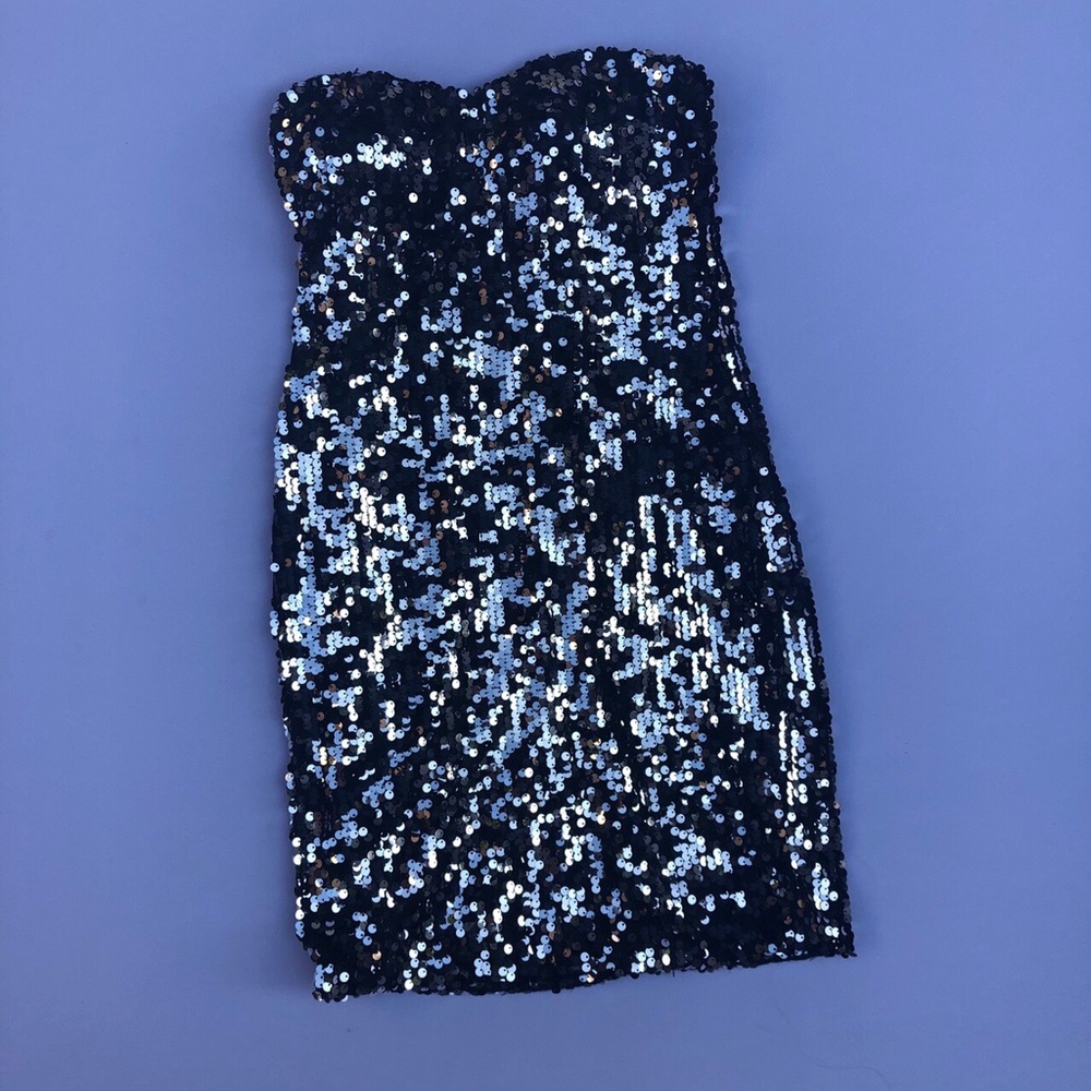 Vintage sequin mini dress! 🎬